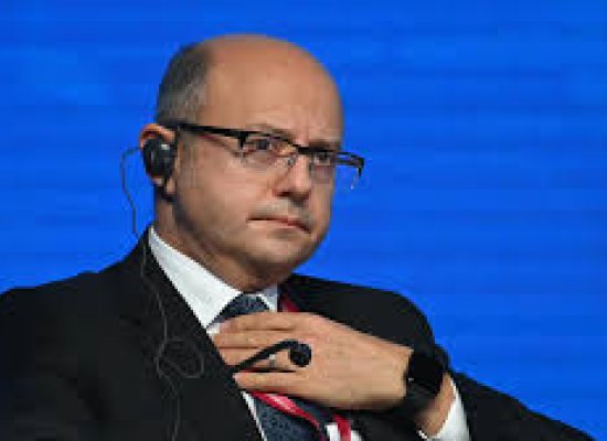 Министр энергетики обсудил с Universal Energy реализацию солнечной станции в Гобустане