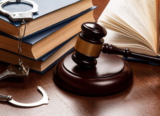 Polis 90-a yaxın axtarışda olan şəxsi saxlayıb