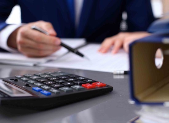 Parlament WUF13 ilə bağlı vergi güzəştlərini təsdiqləyib