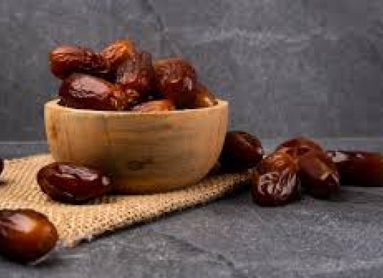 Saudi Arabia donates 5 tonnes of dates to Azerbaijan