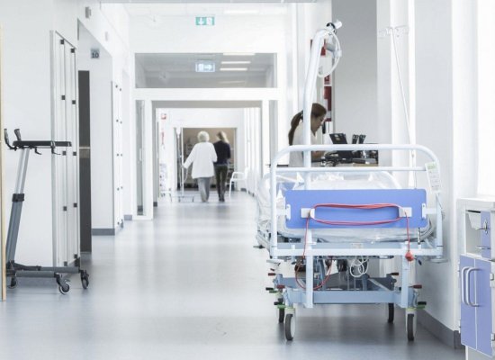 
Pakistanda polis avtomobilinə hücum olub -Ölənlər var