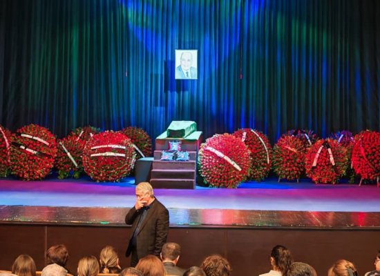 Азербайджан прощается с народным артистом Расимом Балаевым