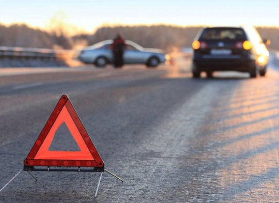 В Баку малолетние дети привели в движение автомобиль &mdash; погибла женщина