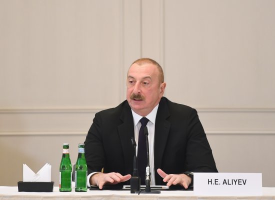 Aliyev receives UAE delegation