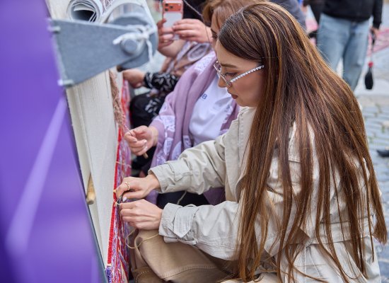 Azercell Beynəlxalq Xalça Festivalında &ldquo;Minlərlə ilmə, bir güc&rdquo; xalçasını təqdim etdi