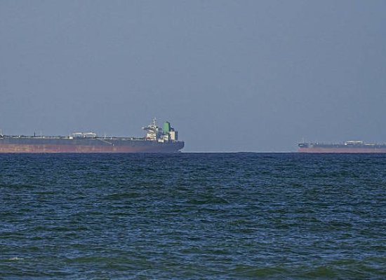 Китайский танкер атакован в Ормузском проливе