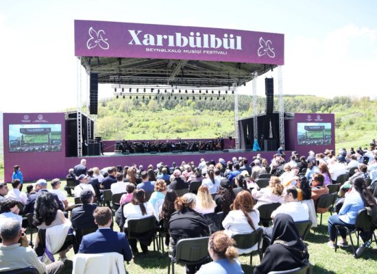 В Шуше открылся фестиваль &laquo;Харыбюльбюль&raquo;