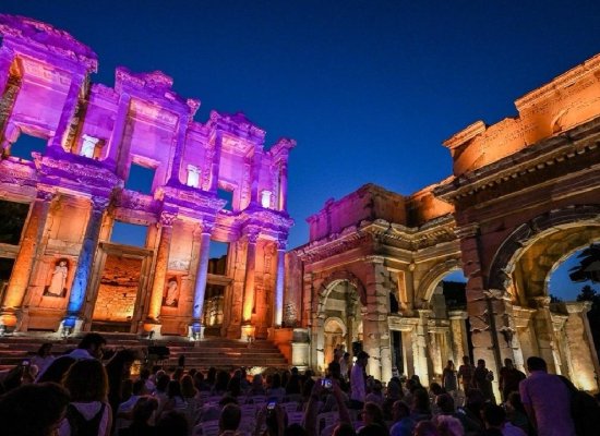 Türkiyənin &ldquo;Gecə Muzeyləri&rdquo; layihəsi üçüncü mövsümə başlayıb: Turistlər gecələr də muzeylərə daxil ola biləcək -FOTOLAR