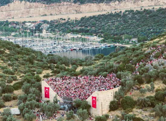 Dünya Çempionatının həyəcanını izləmək üçün möhtəşəm məkan:Antiphellos Qədim Teatrı &ndash; VİDEO