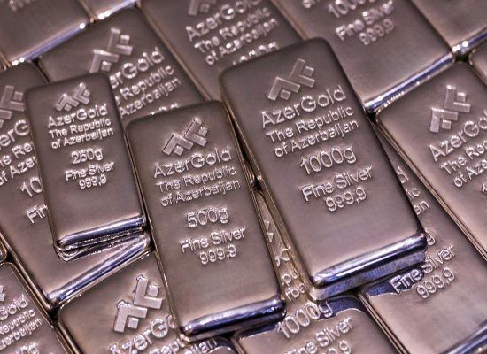 Золото и серебро подешевели на COMEX