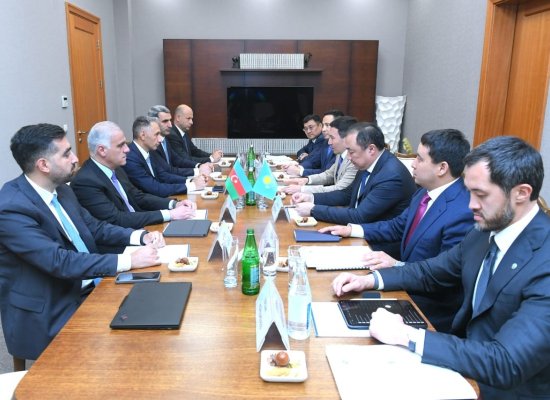Azerbaijan, Kazakhstan discuss development of Middle Corridor