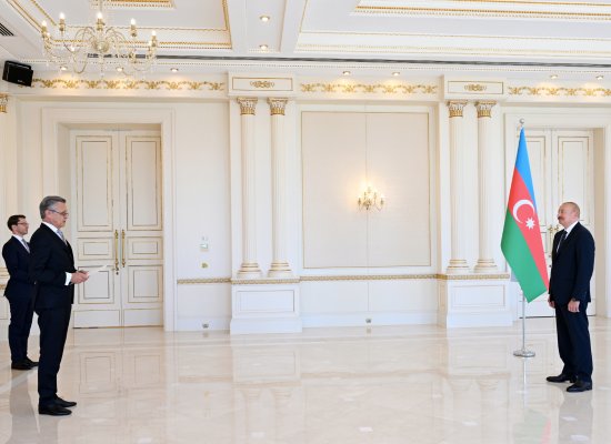 President Ilham Aliyev accepts credentials of new German Ambassador Dirk Lölken