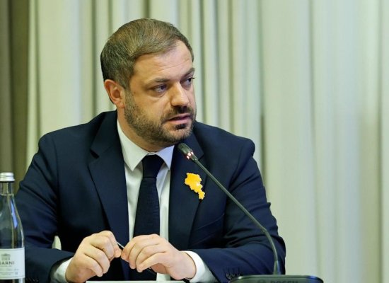 Armenia exports aluminum foil to Azerbaijan, economy minister says