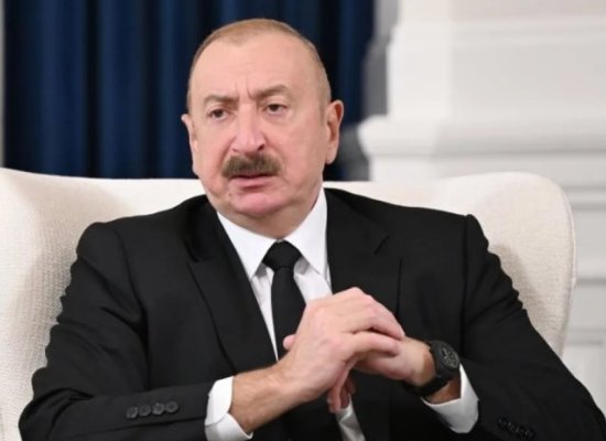 President Ilham Aliyev awards 'Taraggi' medals to Paralympians