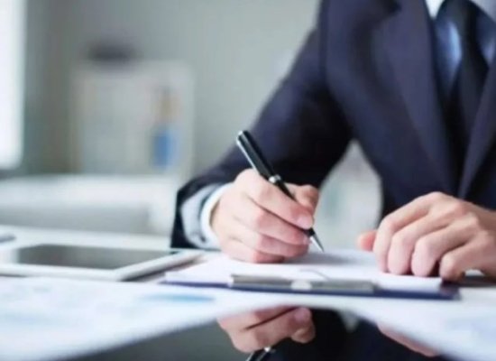В Азербайджане за увольнение введут штраф до 5000 манатов