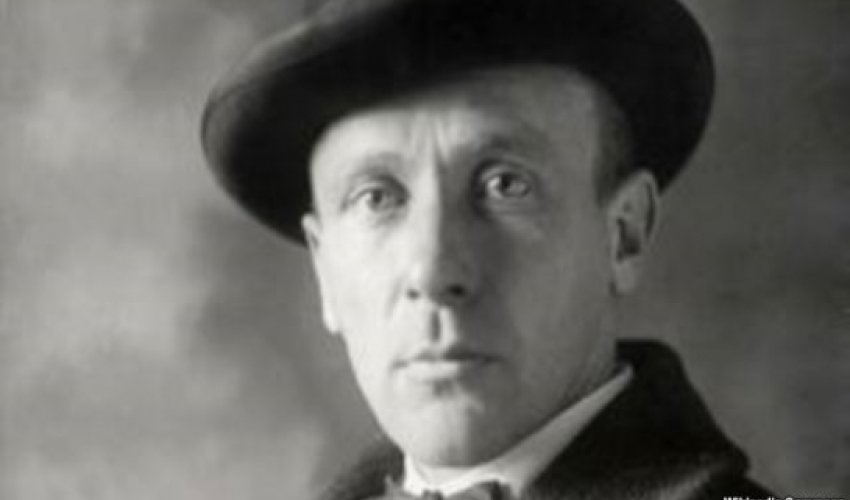 E-Kitab: Mixail Bulqakov. Siflisli Bayram (Hekayə) E-Kitab: Mixail Bulqakov. Siflisli Bayram (Hekayə)