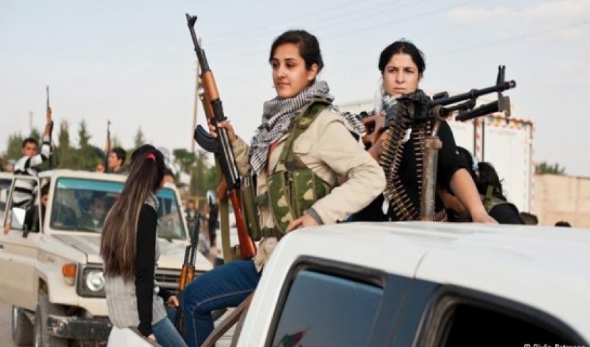 Dövlət xidmətinin rəisi qızına görə işdən çıxarıldı