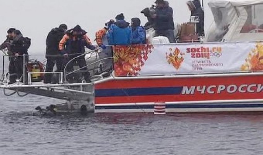 Олимпийский факел погрузили на дно Байкала -ВИДЕО