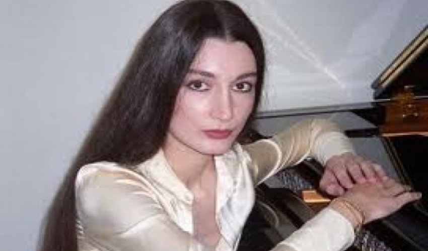 Əzizə Mustafazadə türkləri ovsunladı