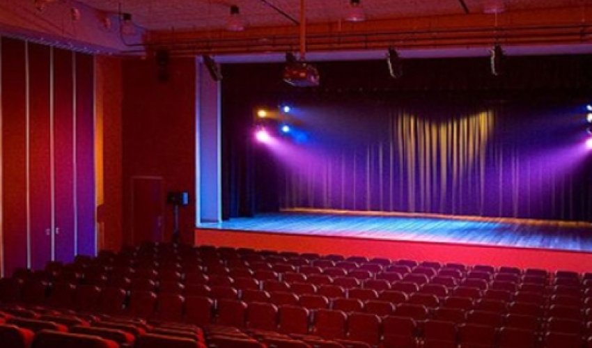 "Arşın mal alan" tamaşası Marionet səhnəsində