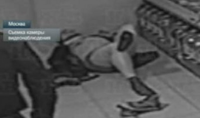 Сын  правозащитницы  украл  водку и разделся в магазине -ВИДЕО