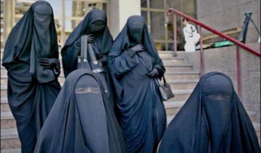 İran rəsmisi: "İranlı qadınlar ərəb dövlətlərinə aparılır" İran rəsmisi: "İranlı qadınlar ərəb dövlətlərinə aparılır"