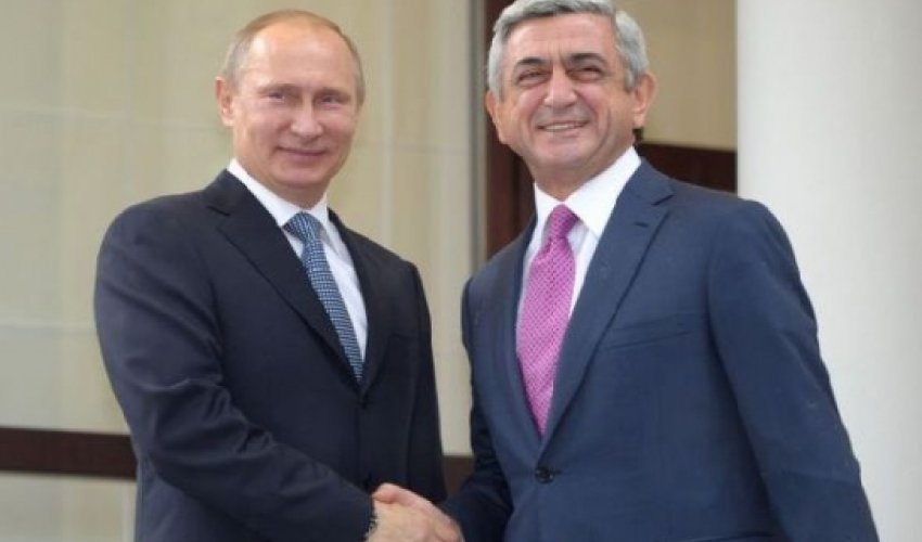 Rusiya Ermənistana silahı su qiymətinə satacaq