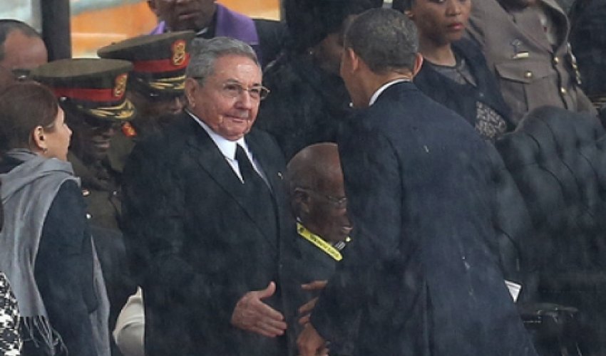 Obama Kuba lideri ilə görüşdüyünə görə tənqid olundu Obama Kuba lideri ilə görüşdüyünə görə tənqid olundu