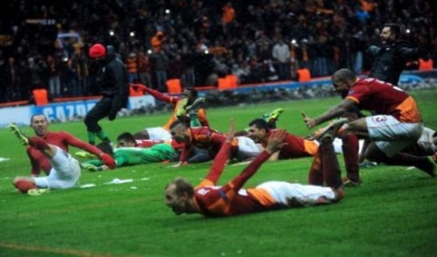 Sneyder "Qalatasaray"a 4,5 milyon avro qazandırdı Sneyder "Qalatasaray"a 4,5 milyon avro qazandırdı