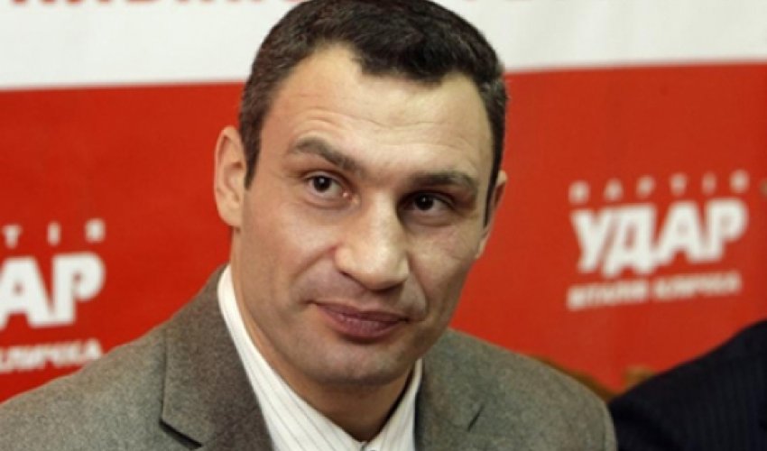 Vitali Kliçko dünya çempionu titulundan imtina edib Vitali Kliçko dünya çempionu titulundan imtina edib