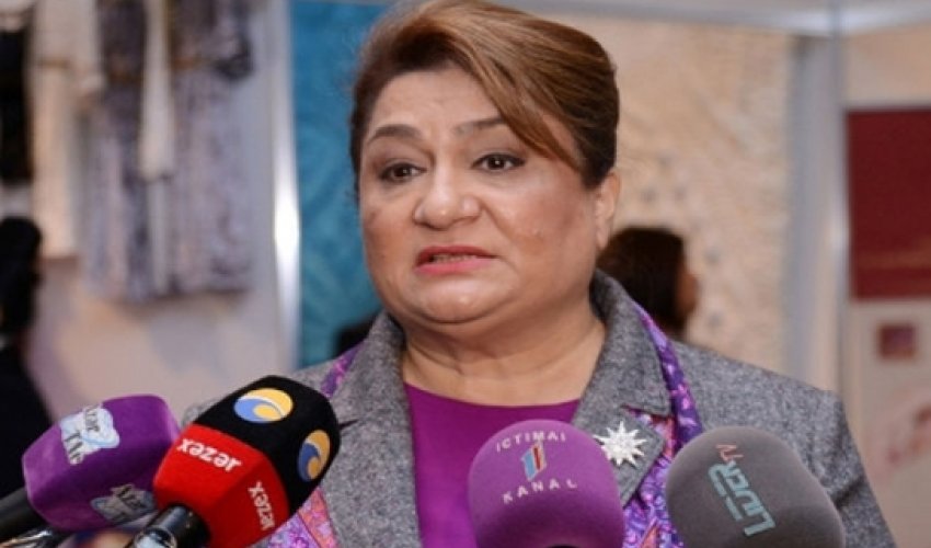 "Qadınlar nə özləri oxuyur, nə də övladlarını oxumağa qoyur" "Qadınlar nə özləri oxuyur, nə də övladlarını oxumağa qoyur"