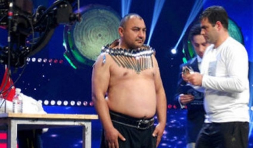 Azərbaycanlı bir gündə 6 dünya rekordu qazandı Azərbaycanlı bir gündə 6 dünya rekordu qazandı