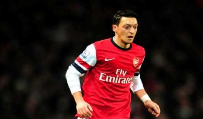 Məsut Özil sıradan çıxdı