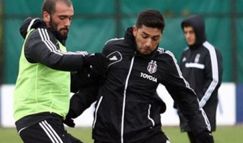 "Beşiktaş"ın futbolçusu bıçaqlandı "Beşiktaş"ın futbolçusu bıçaqlandı
