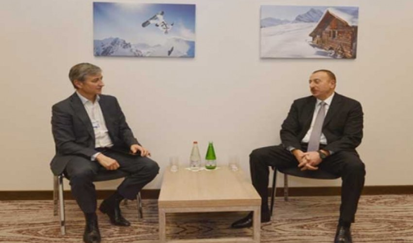 İlham Əliyev “Microsoft International”ın prezidenti ilə görüşdü İlham Əliyev “Microsoft International”ın prezidenti ilə görüşdü