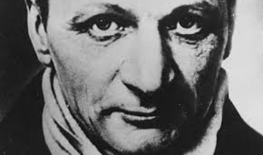 Stalin onun əsərini oxuyub "alçaq" demişdi