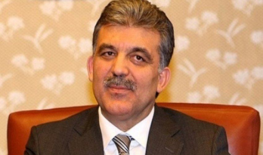 Prezident internet saytlarına nəzarəti gücləndirən qanunu imzaladı