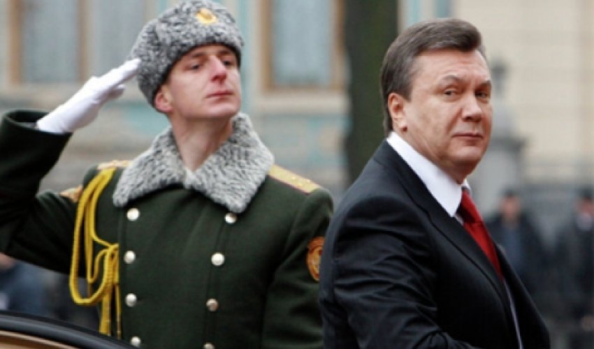 Yanukoviç Kiyevi tərk edib