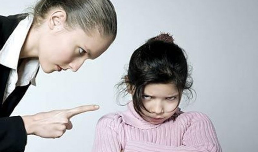 Мать: Учительница избила моего ребенка Мать: Учительница избила моего ребенка