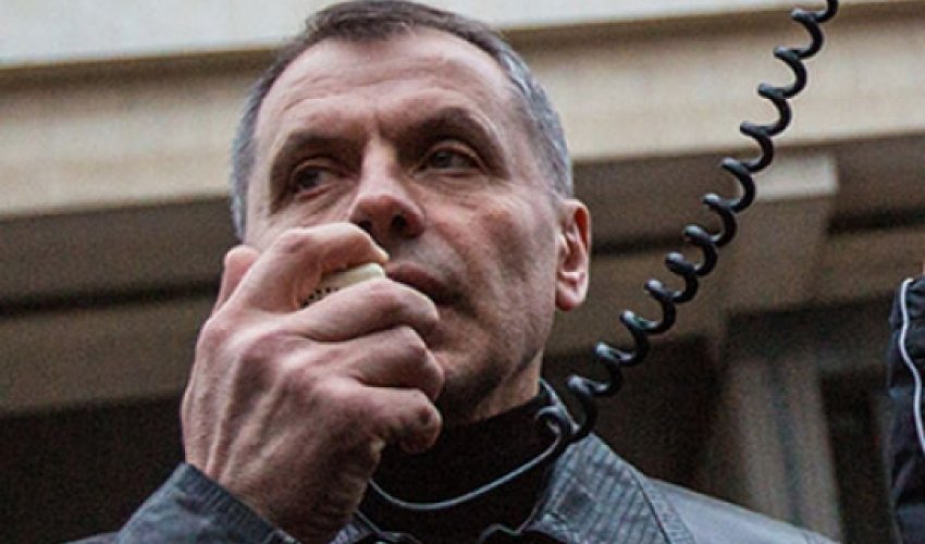 Krımın yeni baş naziri Rusiya prezidentindən kömək istəyib