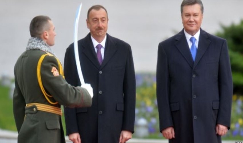 Viktor Yanukoviçi pərt edən hadisələr - VİDEO