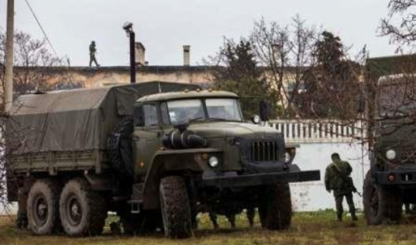 Ruslar raketlə dolu Ukrayna hərbi hissəsini ələ keçirdilər Ruslar raketlə dolu Ukrayna hərbi hissəsini ələ keçirdilər