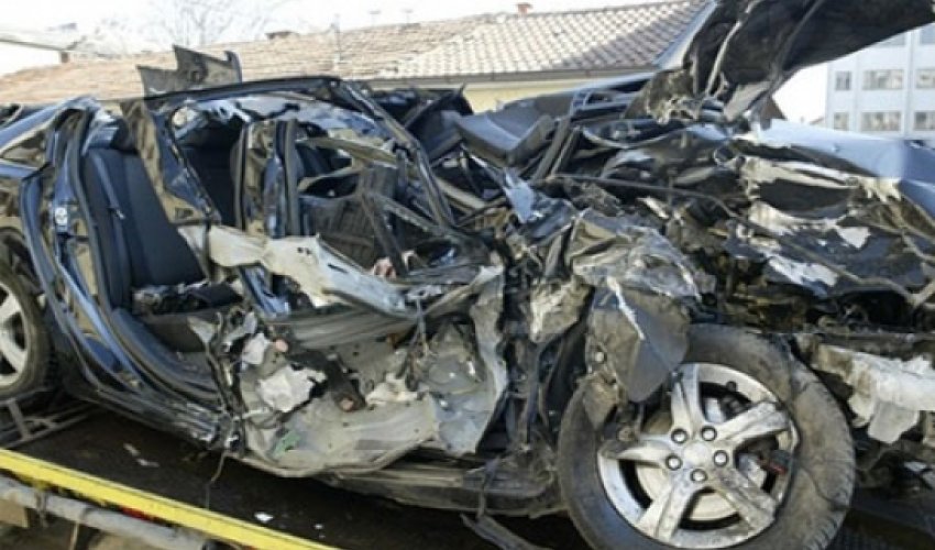 Dəhşətli qəza: Məşhur futbolçu öldü - Foto