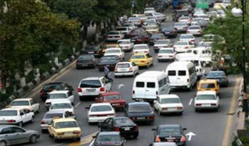 Bakının əksər küçə və prospektlərində tıxac yaranıb