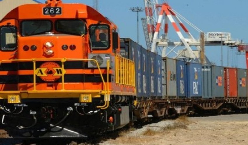 Azərbaycan ərazisi ilə yükdaşımalar azalıb Azərbaycan ərazisi ilə yükdaşımalar azalıb