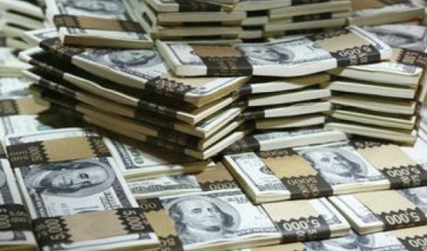 Məktəbli qız məktəbdən 70 min dollar təzminat aldı Məktəbli qız məktəbdən 70 min dollar təzminat aldı