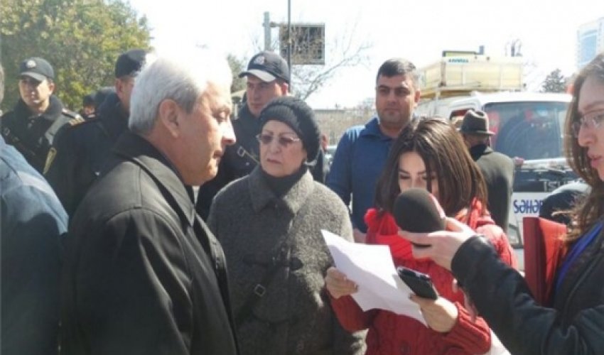 Bakıda Rusiya səfirliyi qarşısında aksiya - FOTOLAR Bakıda Rusiya səfirliyi qarşısında aksiya - FOTOLAR