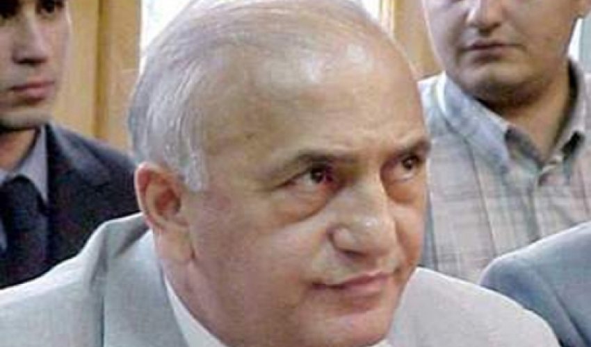 Əli İnsanovun yeri dəyişdirilir Əli İnsanovun yeri dəyişdirilir