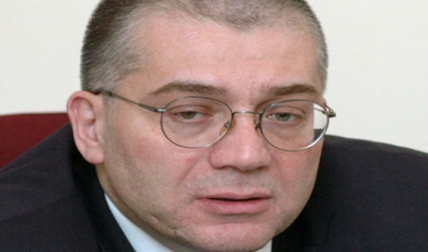 Araz Əzimov: “Danışıqlarda dinamika yoxdur” Araz Əzimov: “Danışıqlarda dinamika yoxdur”