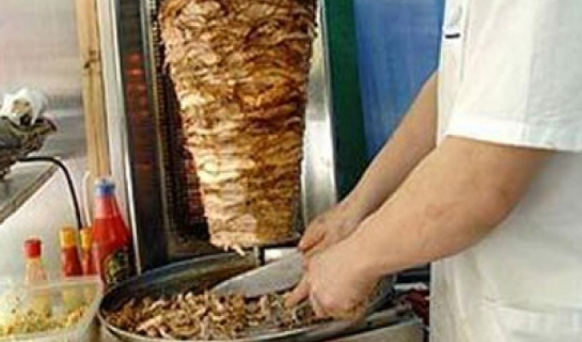 Dövlət rəsmisi dönərxanalardan danışdı Dövlət rəsmisi dönərxanalardan danışdı